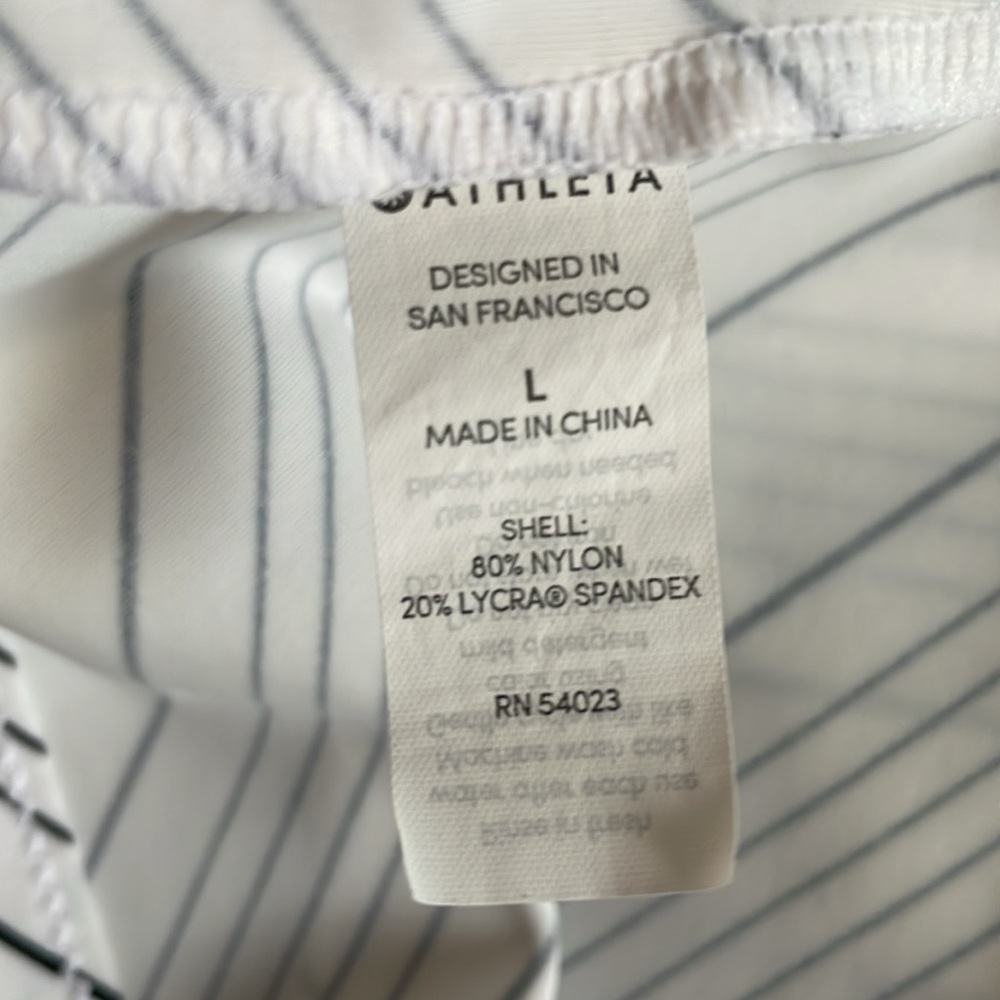 Athleta Rash-Guard Black/White Chevron Stripe Sleeveless Swim Top L EUC - Picture 9 of 11